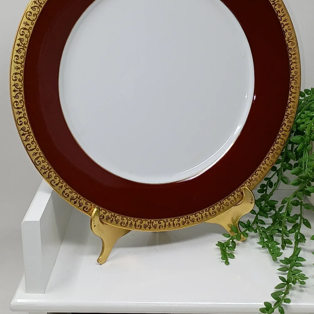 Royal Gallery, Gold Buffet 10inch Red Dinner Plate. - Picture 5 of 5